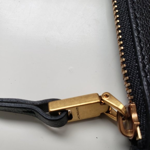 Limited edition: Givenchy GV3 zipped card holder - Picture 6 of 15